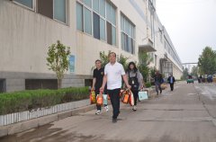 國慶中秋  員工“有?！? /></div>
			<div   id=